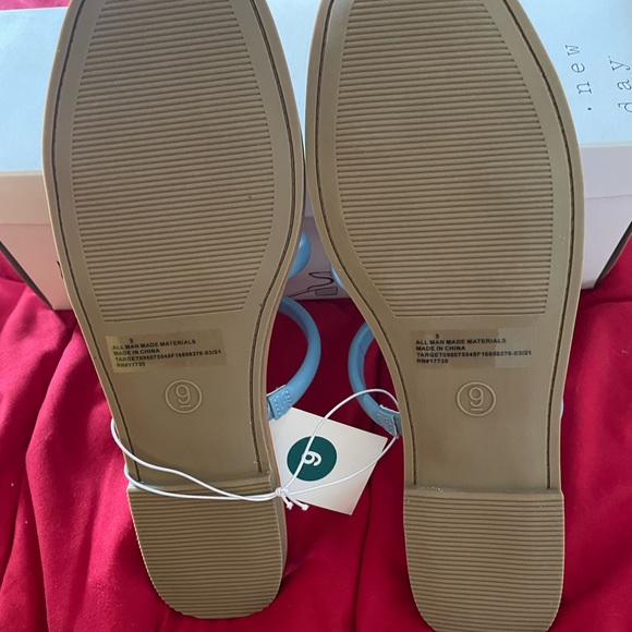 Women’s sandals size 9 - Picture 2 of 4